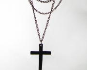 crucifixo-em-corrente-e-um-terco-1