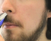 Aparando o bigode (3)