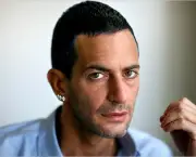 Fashion Designer Marc Jacobs photographed in his SOHO headquarters on Monday, November 5, 2007.  (PHOTO:Todd Heisler/The New York Times)