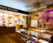 Louis Vuitton Store (14)