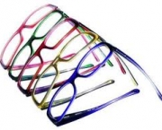 foto-oculos-de-grau-com-armacao-colorida-02