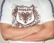 foto-camiseta-cavalera-02