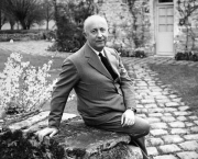 Christian Dior (1905-1957), couturier français. RV-396682