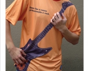 guitarras-em-camisetas-12