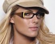 foto-oculos-de-grau-com-armacao-colorida-13