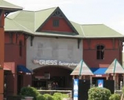 outlet-guess-7