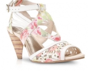 sandalias-florais-que-sao-a-cara-do-verao-8