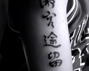 foto-tatuagem-de-letra-chinesa-07
