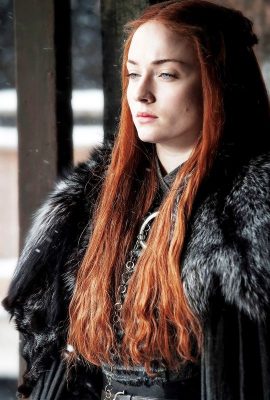 Olho Verde e Cabelo Ruivo - Personagem Sansa Stark de Game Of Thrones 